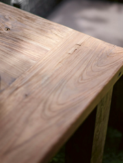 Mavas Outdoor Table